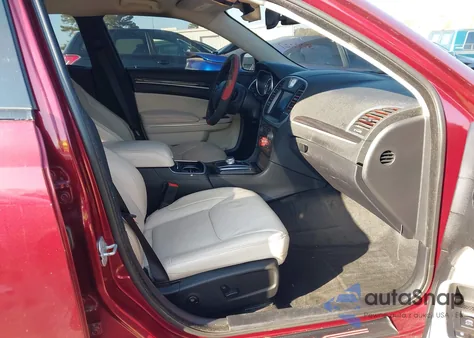 2015 Chrysler 300 Limited z USA, uszkodzony, nr VIN 2C3CCAAG0FH803227